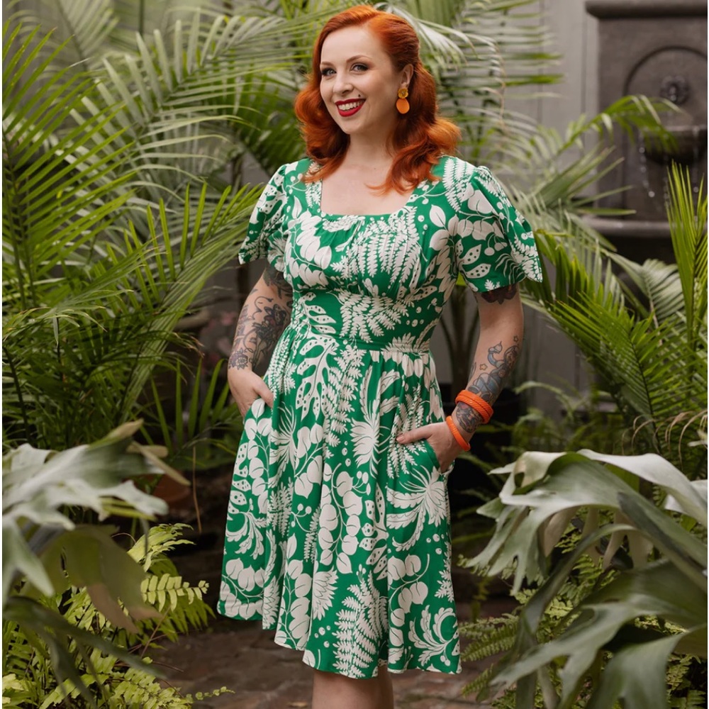 Trashy Diva Stork Club Short Dress Sz 16